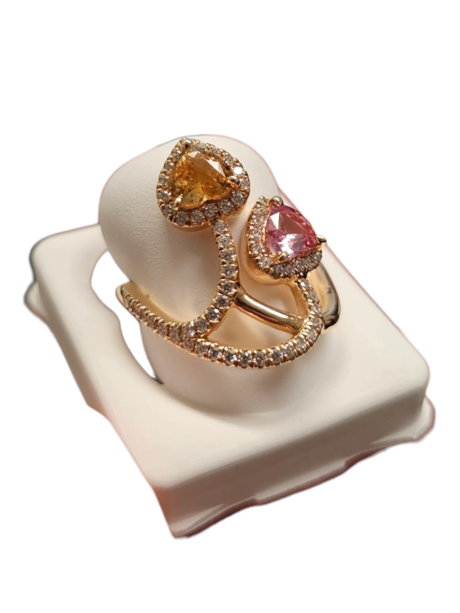 18Kt Yellow Gold Pink and Yellow Sapphire Ladies Ring