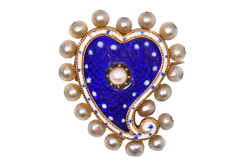 Bewitching Natural Pearl Heart Pendant Brooch