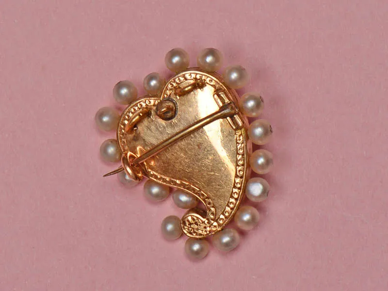 Bewitching Natural Pearl Heart Pendant Brooch