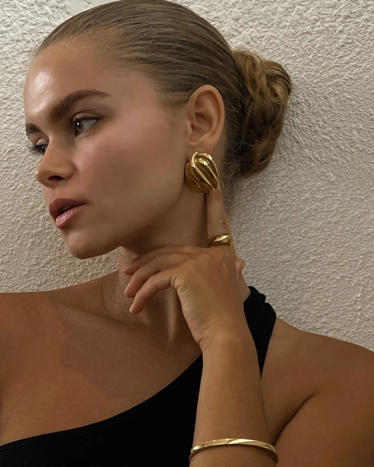 BRI GOLD STATEMENT EARRINGS