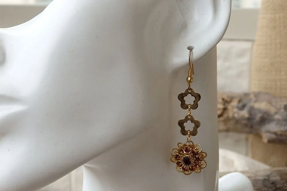 Flower gold dangle earrings