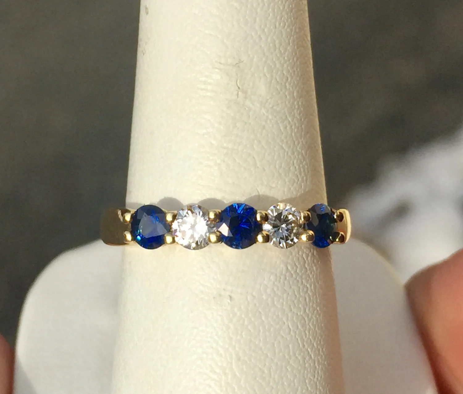 Sapphire And Diamond 18 K Yellow Gold Ring